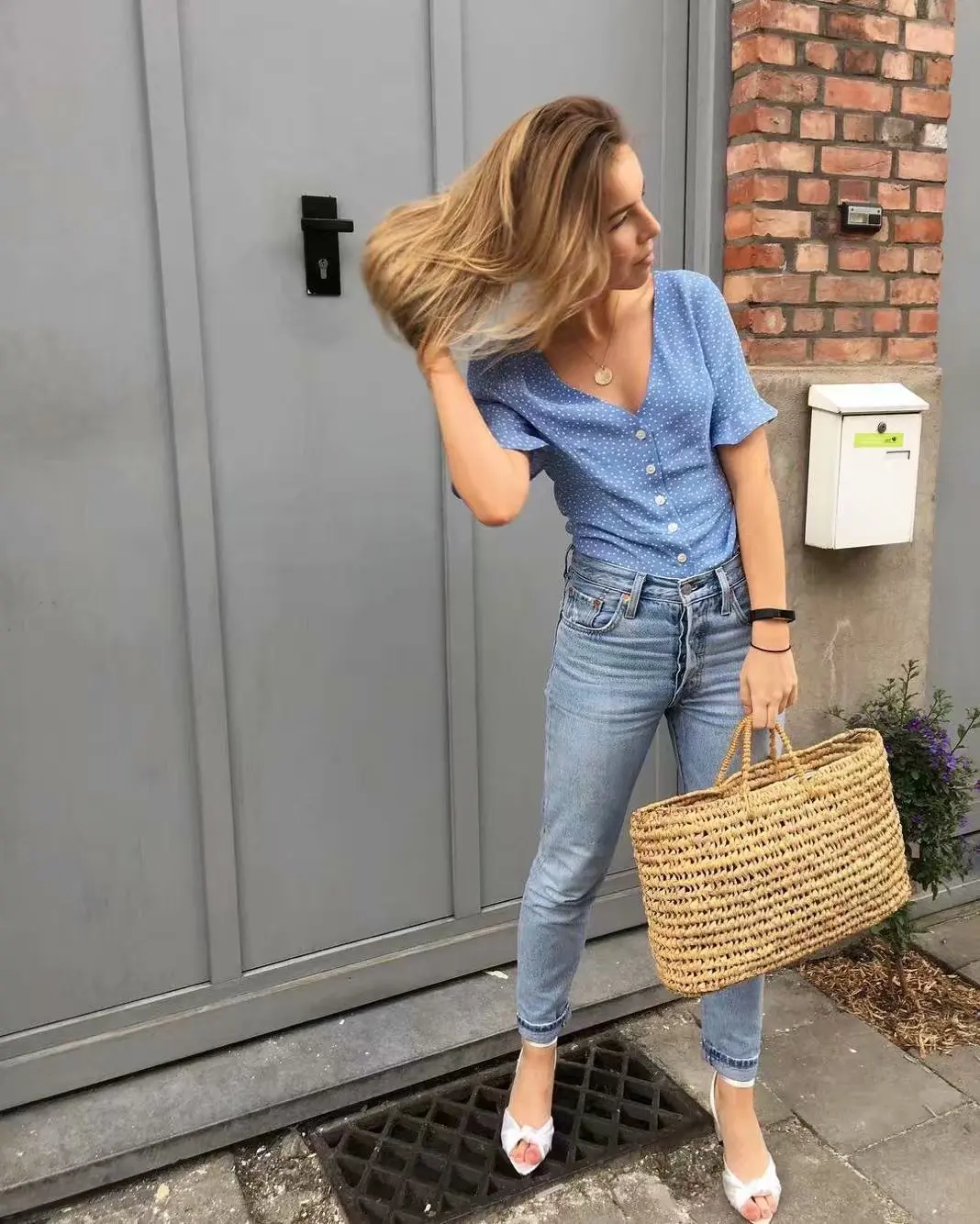 Boho женские топы и блузки пуговицы винтажные футболки с точками рюшами корейские