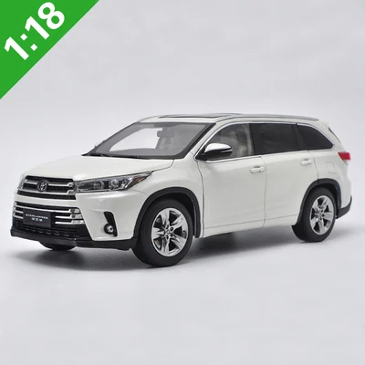 Белый 1/18 все новые TOYOTA Highlander литая модель автомобиля SUV игрушки для детей рождественские подарки коллекция с новой коробкой - Цвет: Белый