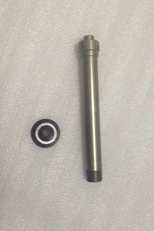 Преобразующая ось с торцевой крышкой/боковой крышкой адаптер/QR адаптер * 135 мм 10