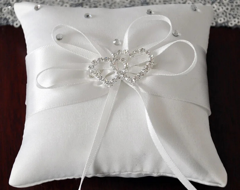 

20*20cm White Double Heart Rhinestones Buckle Lace Wedding Ceremony Satin Ring Bearer Pillow
