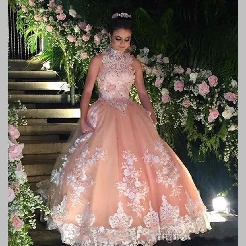 

Pretty Peach Puffy Quinceanera Dresses Ragazza Plus Size Princess Beaded Appliques Lace Sweet 16 Dress Vintage Prom Dress 2017