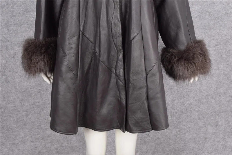 

Italy women's genuine sheepskin lambskin shearing leather overcoat real fox fur collar wool cashmere liner female winter cloth