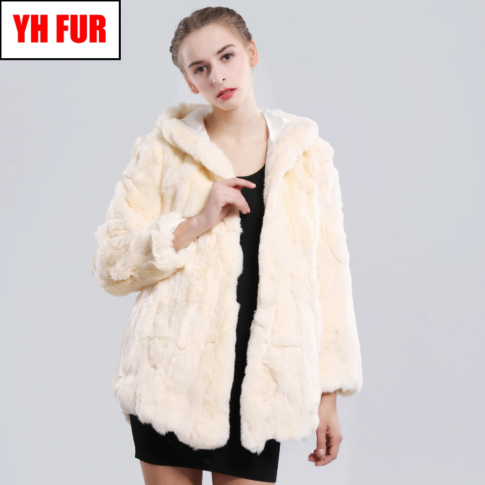 Длинная стильная зимняя куртка из натурального меха Рекс с капюшоном женская