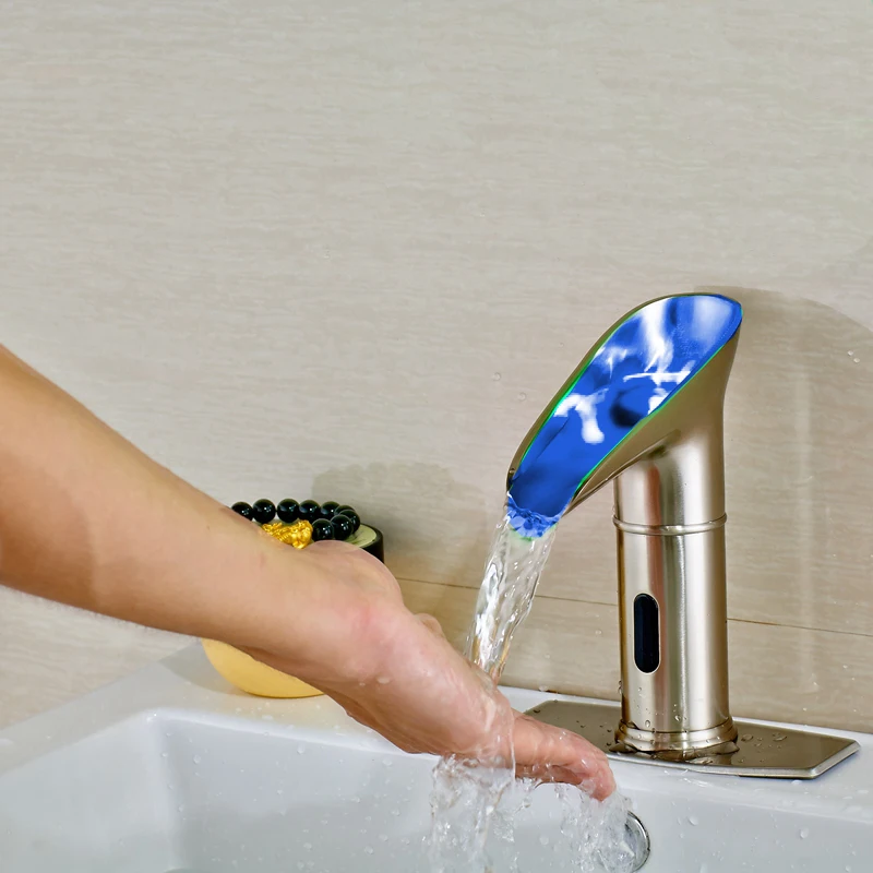 Современный Смеситель из твердой латуни со светодиодным датчиком матовый никель