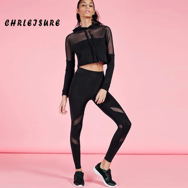 Женский комплект для фитнеса CHRLEISURE черный из двух предметов короткий топ с