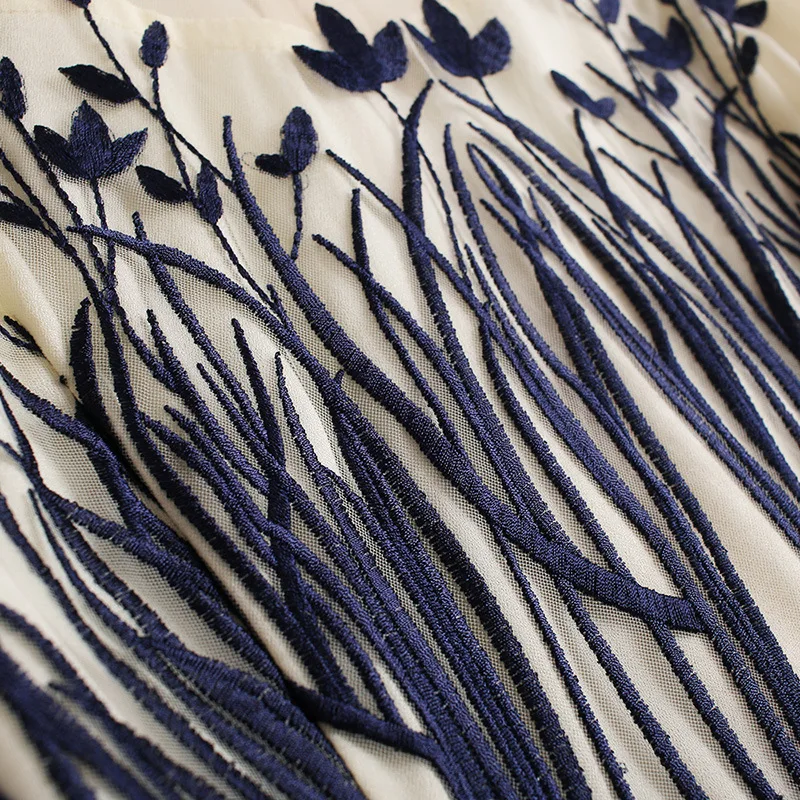 Женское Сетчатое платье с коротким рукавом и вышивкой длинное облегающее до