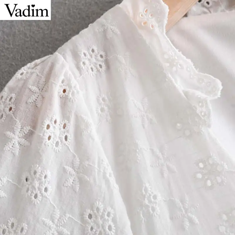 Vadim women sweet embroidery hollow out mini dress bow tie button half sleeve dresses female chic vestido QC062 | Женская одежда