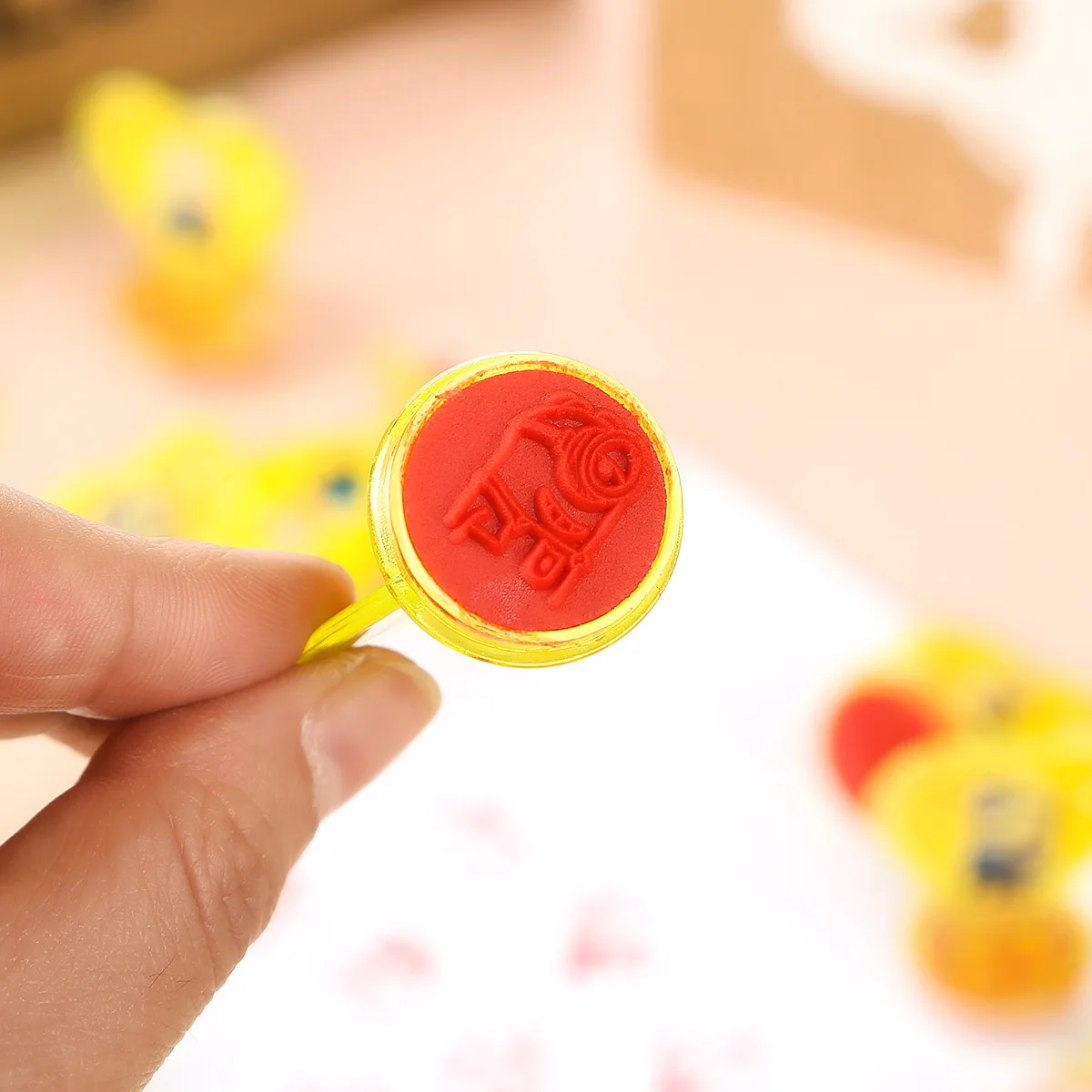 10 шт./лот Миньоны стимулируют детей штампы маленький уплотнитель игрушка