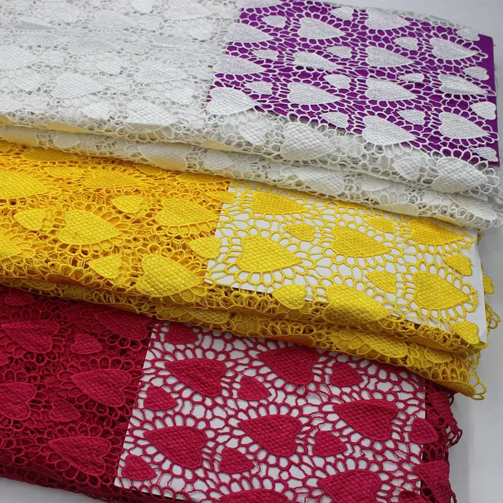 

Новый дизайн белая ткань высокого качества африканская ткань розово-красный гипюровый шнур кружева желтая Водорастворимая кружевная ткан...