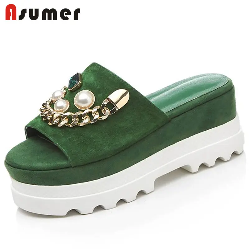 Женские замшевые босоножки на танкетке ASUMER черные повседневные сандалии