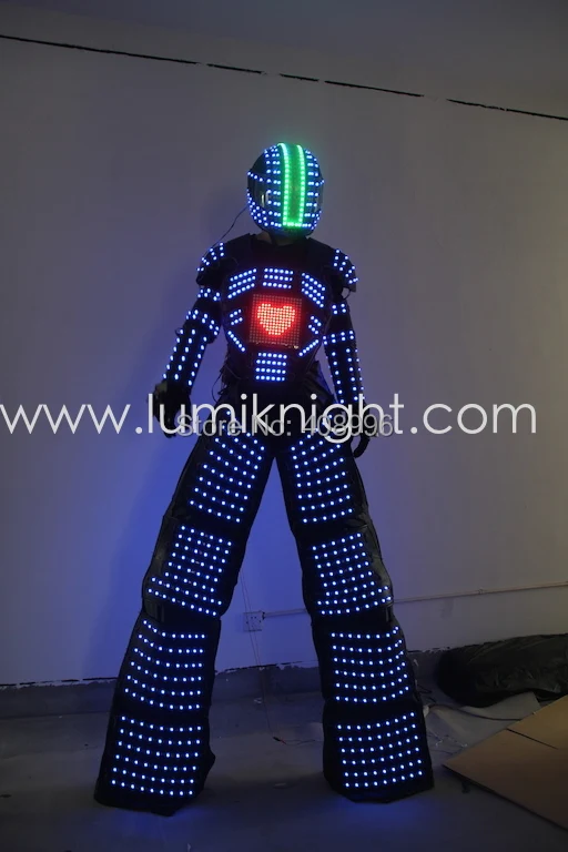 Фотофон со светодиодным экраном в груди и цифровыми светодиодами шлеме|led robot
