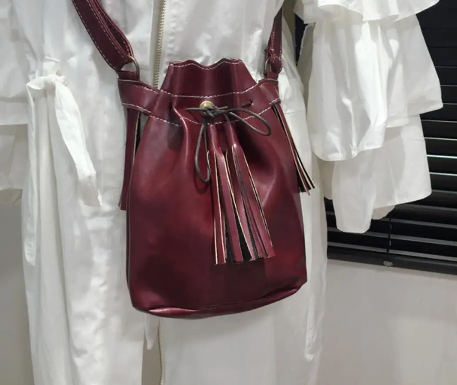 Новые Небольшие Crossbody Сумки Для Женщин Посыльного Кисточкой Кожаные Девушки Bolsas