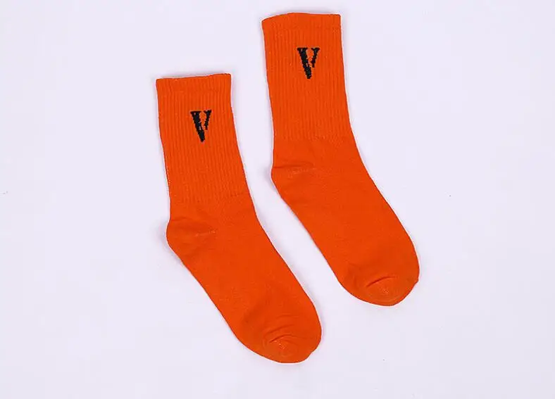 V orange Хлопковые носки с принтом больших букв V и друзей для мужчин и женщин, зимние носки Kanye west, хип-хоп, ulzzang, крутые носки для скейтборда - Цвет: V orange