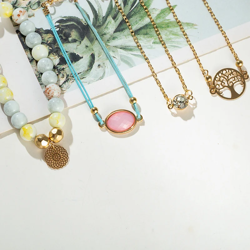 Браслет из 4 предметов с цветными бусинами и розовым деревом подарок для девушки