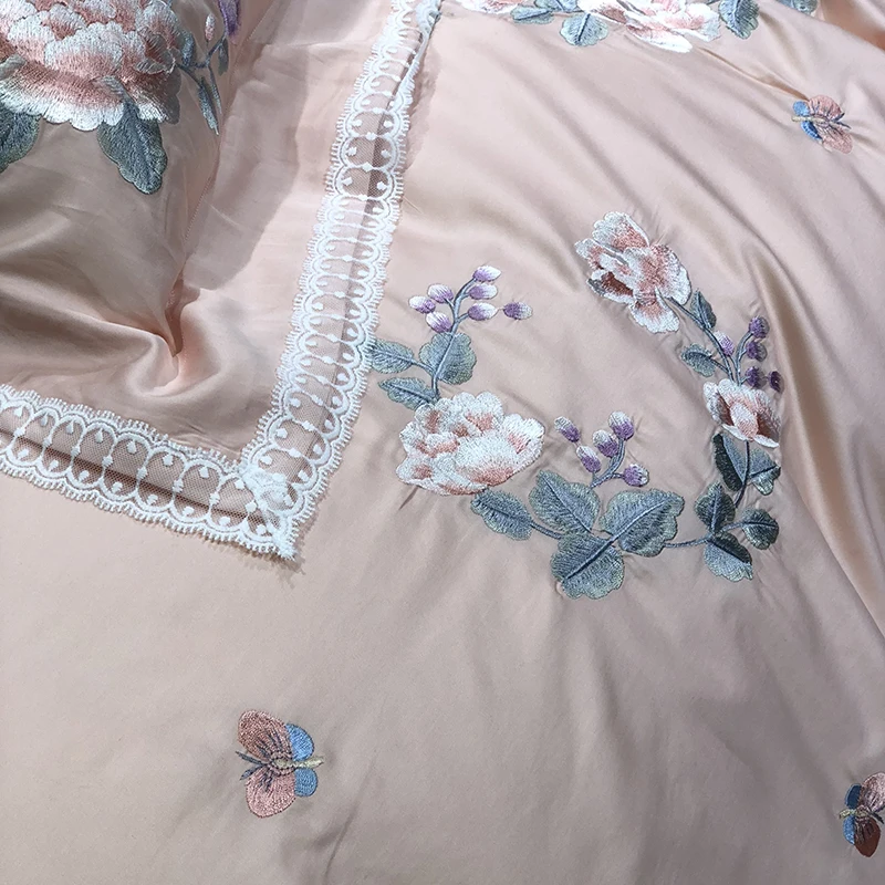 Роскошный комплект постельного белья с вышивкой Королевский размер 4 шт.