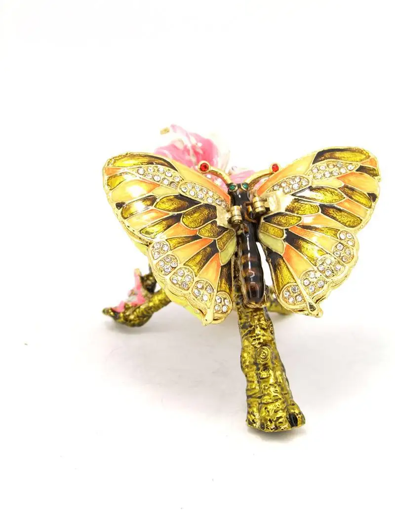 Подарочная коробка QIFU с бабочками и розовыми цветами декоративная для