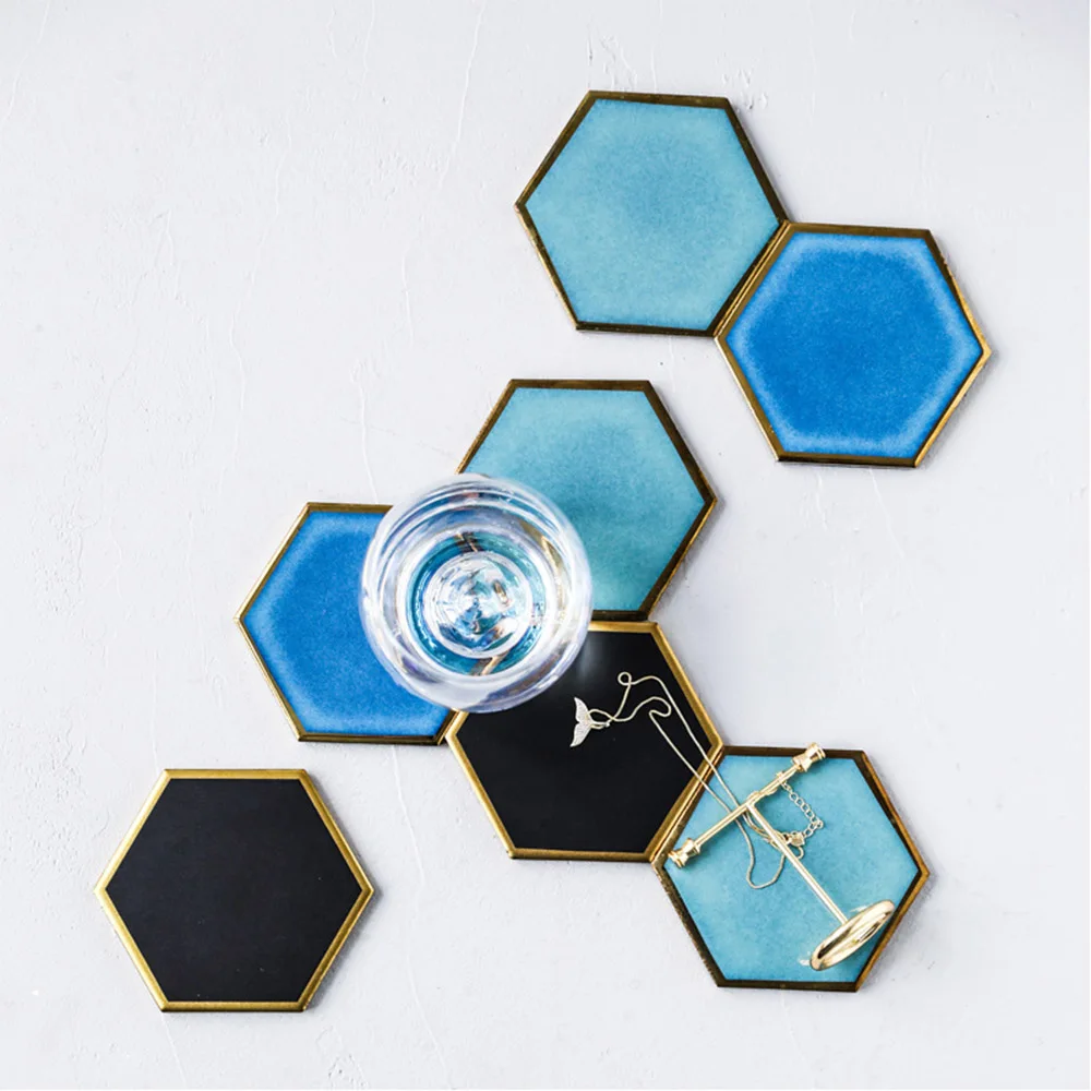 

Creative Hexagon Ceramic Coaster Chic Gold Plated Coffee Coaster Cup Mat Heat-insulated Non Slip Hot Drink Holder INS Home Decor