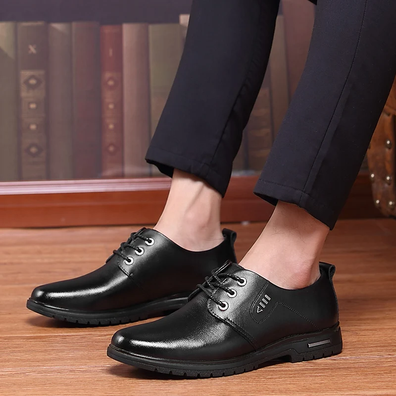 Tuyoki/Мужские модельные туфли в британском стиле Модная повседневная обувь на