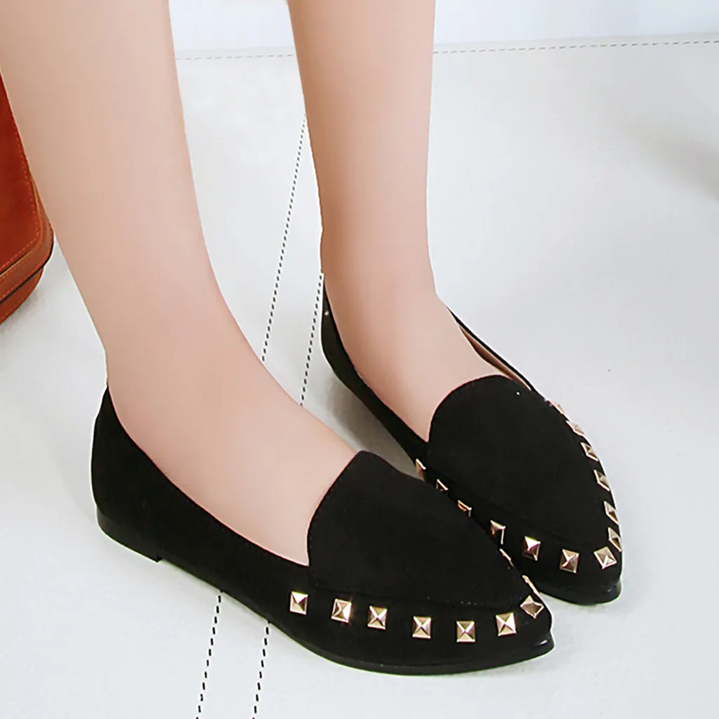 Женская обувь однотонная женская с заклепками без шнуровки острым носком
