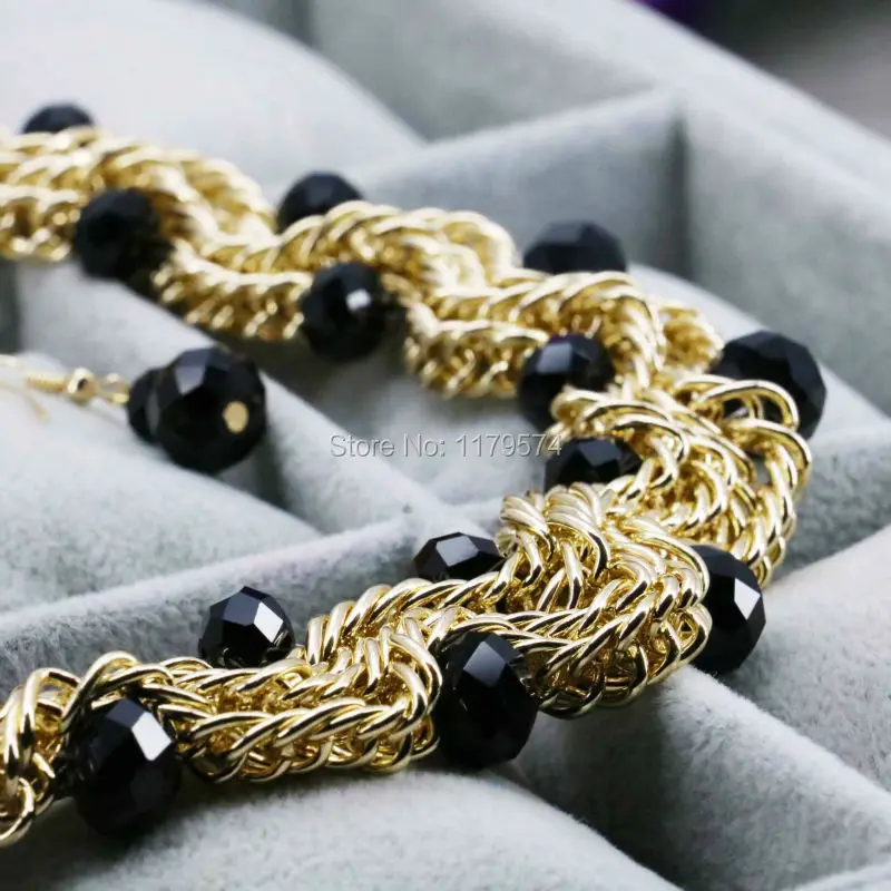 Набор украшений из ожерелья и сережек с хрустальными бусинами цепочкой