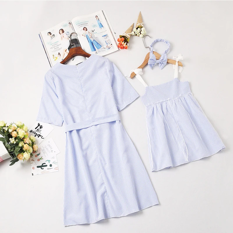 Летняя одежда для мамы и дочки платье в полоску родителей детей одинаковые