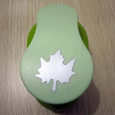 Maple Leaves Outsize Embossing Flower Paper Cutting Punches For Scrapbooking Tools Circle Cutter Hole Punch Eva Craft Punching Machine 4-5cm - Цвет: Maple Leaves