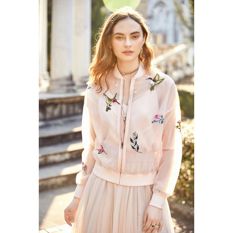 Женская короткая куртка с вышивкой ARTKA синяя открытыми плечами WA10288C на лето