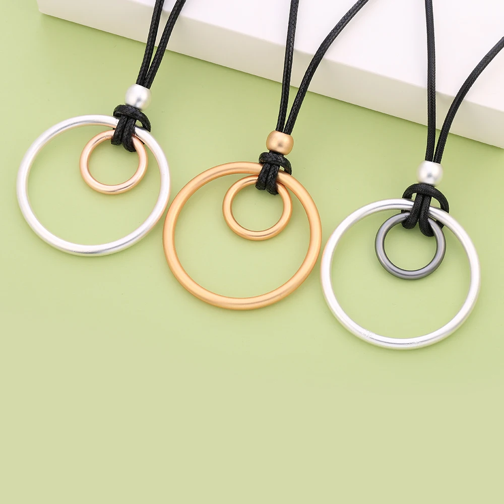 

Vintage Round Metal Circles Pendant Necklace Leather Chain Simple Long Necklace For Men Women Bijoux Boho Statement Jewelry New