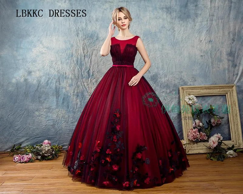

Vintage Red Quinceanera Dresses Tulle With Lace Elegant Sleeveless Puffy Vestido Debutante 15 Anos