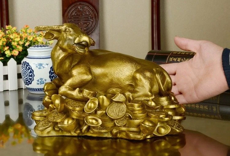 free shipping China Brass Fengshui Yuanbao Wealth Zodiac Cattle Bull Ox Cow Decoration Statue 2017 |