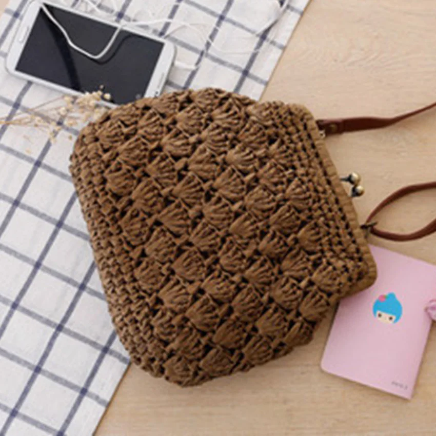 Fashion retro brass buckle shoulder woven bag shell crochet Messenger bag grass beach bag leisure package