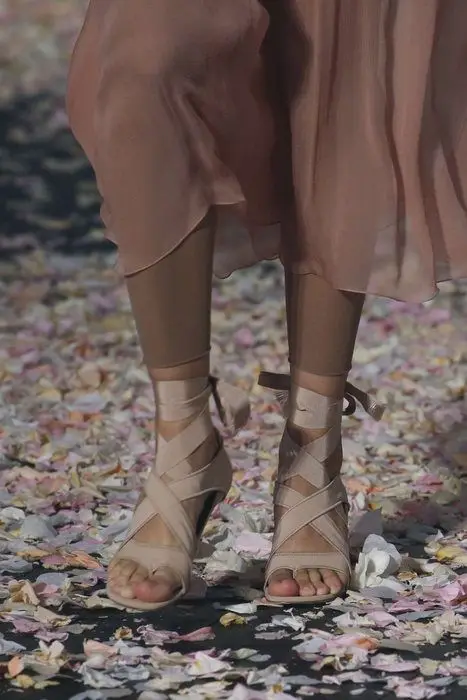 Srange/стильные летние женские туфли на высоком каблуке-копытце Открытые