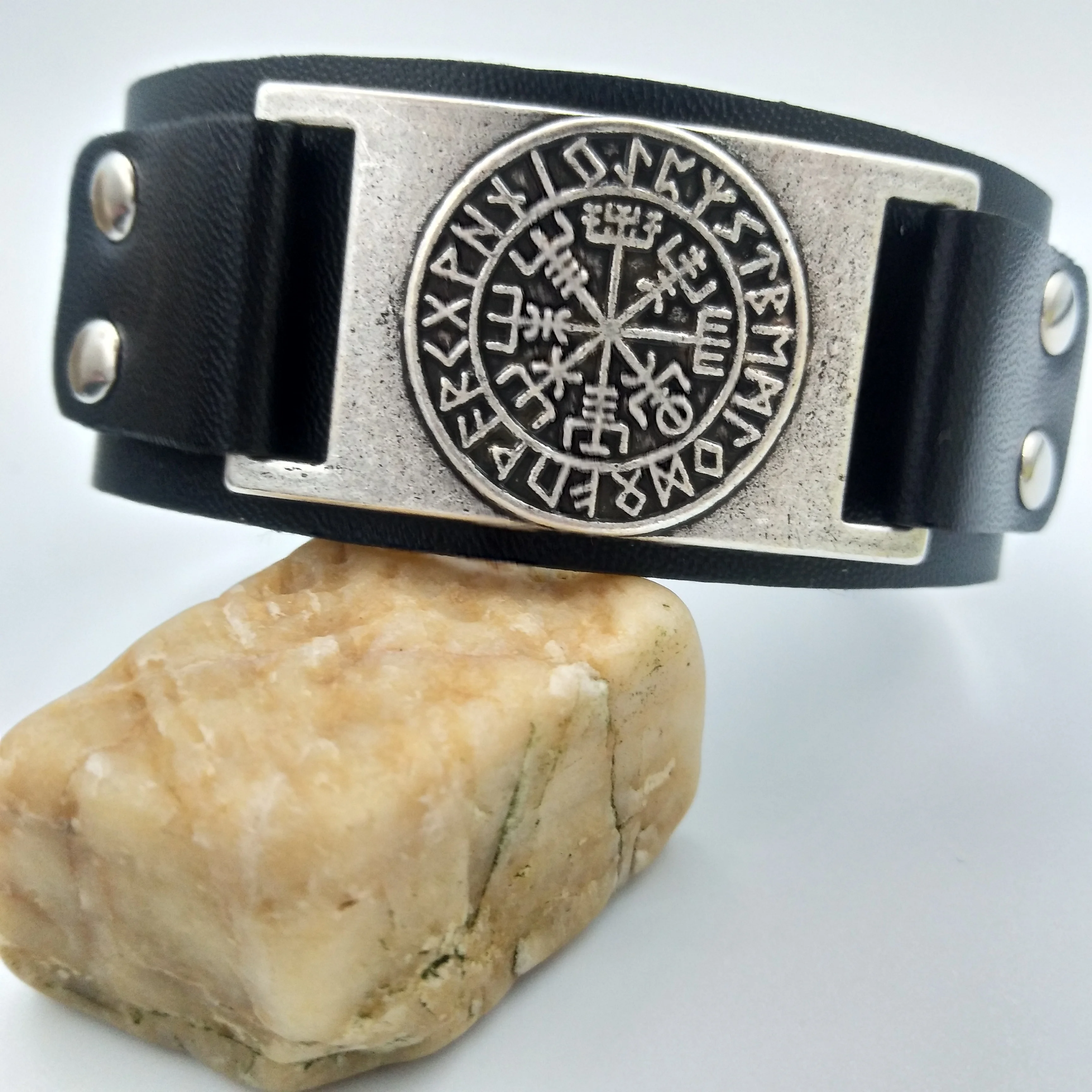 Мужской кожаный браслет нордические руны Viking Vegvisir Compass на запястье amulet