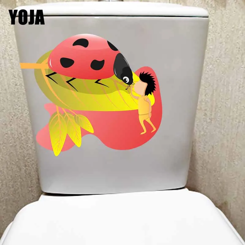 

YOJA 22.6X21CM Funny Boy And Coccinella Septempunctata Wall Decal Living Room Home Decor Toilet Sticker T5-1090