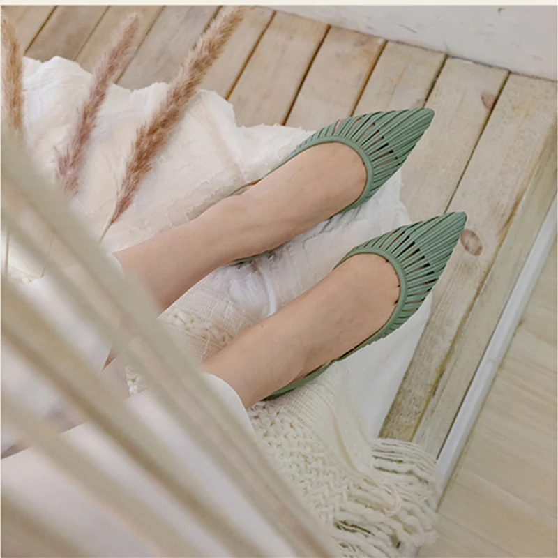 2019 г. Новые Летние кожаные женские шлепанцы с острым носком стильные Необычные