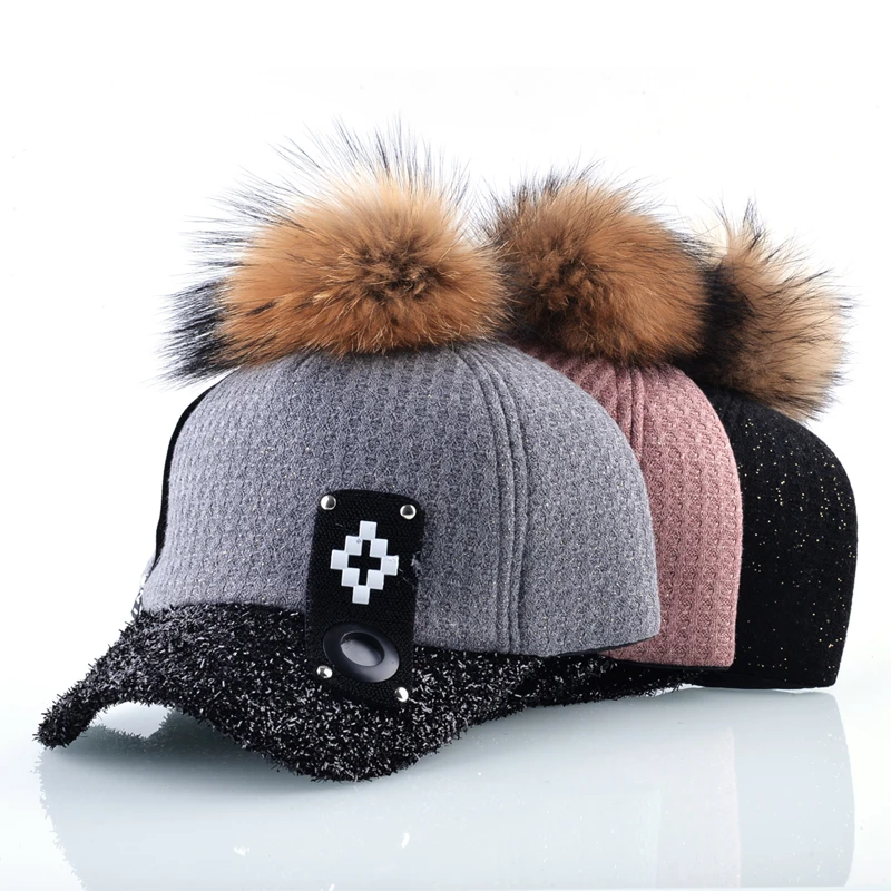 шапка с помпоном и козырьком. кепка с помпоном женская. кепка женская вязаная с помпоном. кепка с помпоном женская. кепка фенди женская зимняя с помпоном.