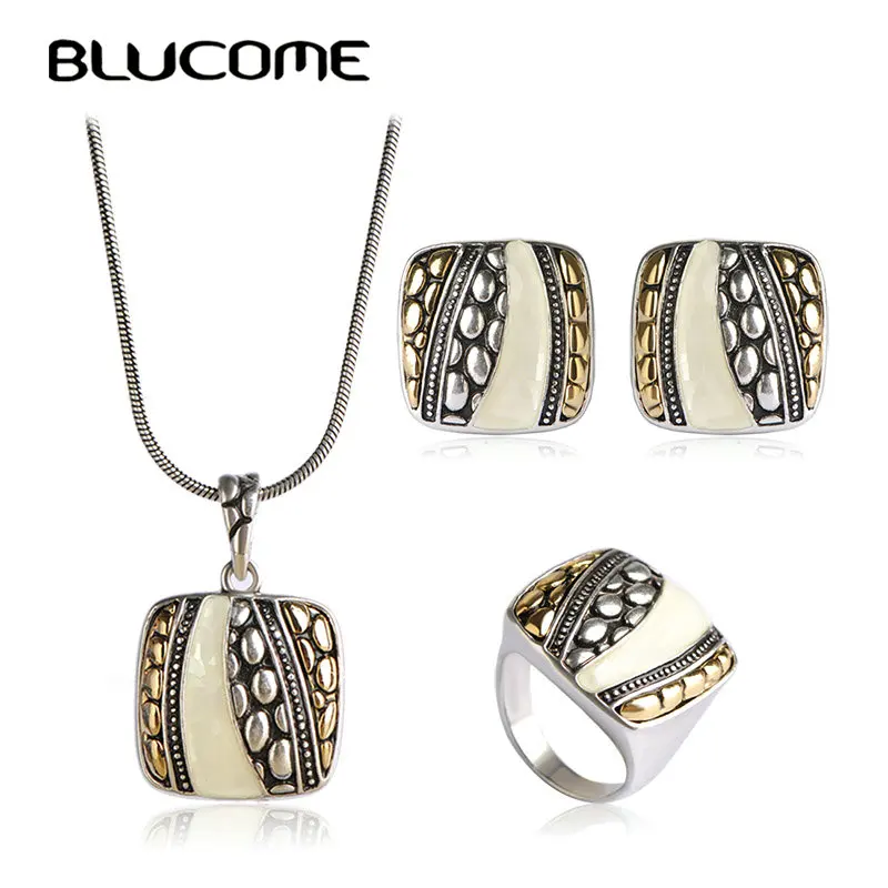 Женский ювелирный комплект из колье и серёг Blucome белый или черный квадратной
