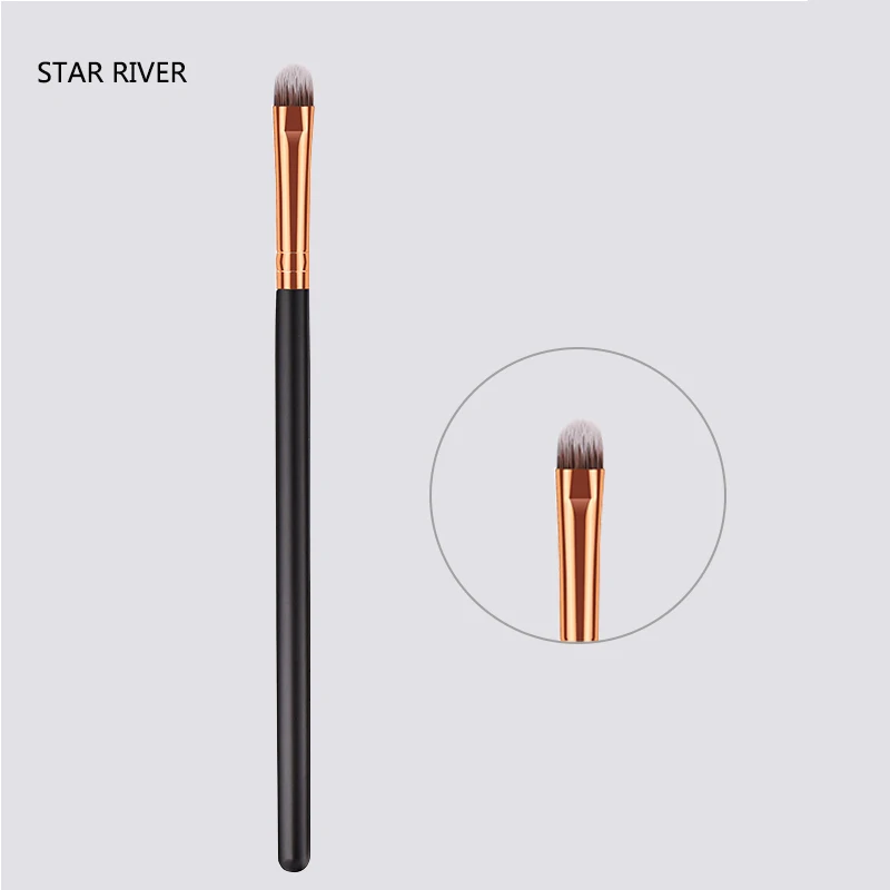 Маленькая кисть для консилера коническая корректора растушевки кремов теней век