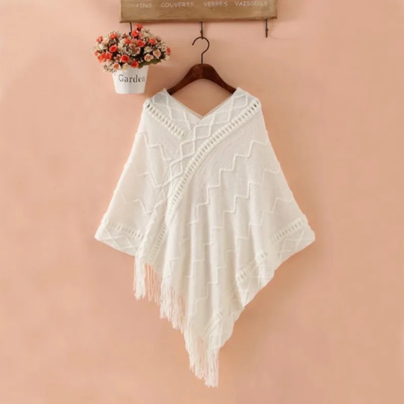 2019 New Women Knitt Poncho Capes Shawl Ladies Tassel Cardigan Coat Streetwear Tops British Style Winter Fashion Pashmina Scarf |
