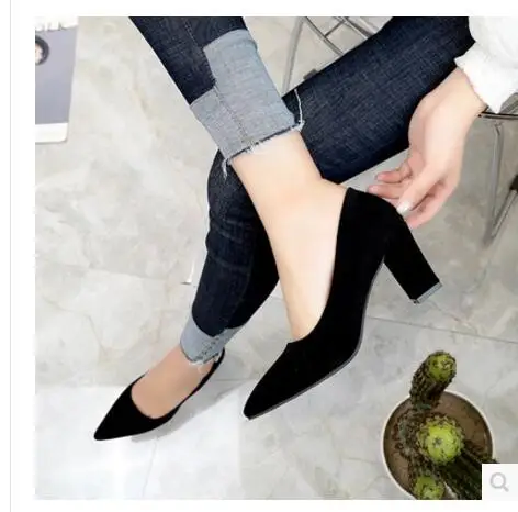 2018 new black high-heeled shoes with heels and a pair of professional ol. | Обувь