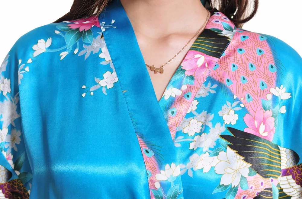 Халат женский светло-голубой из шелка и вискозы ночная рубашка для невесты