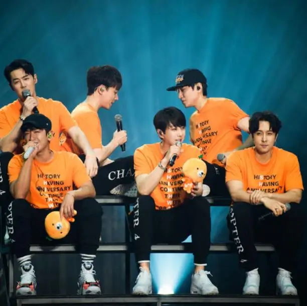 Футболка shinhwa с круглым вырезом и принтом модная рубашка унисекс коротким