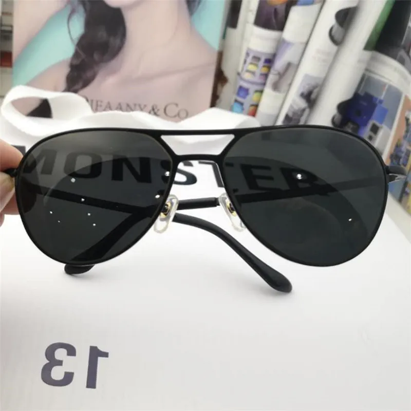 Мужские солнцезащитные очки из титана поляризационные по рецепту модные яркие