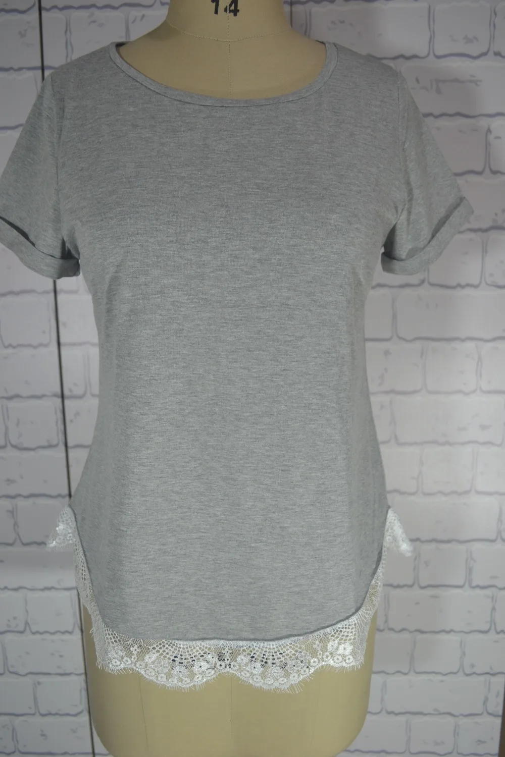 Женская футболка с круглым вырезом кружевная Однотонная черного и серого цвета