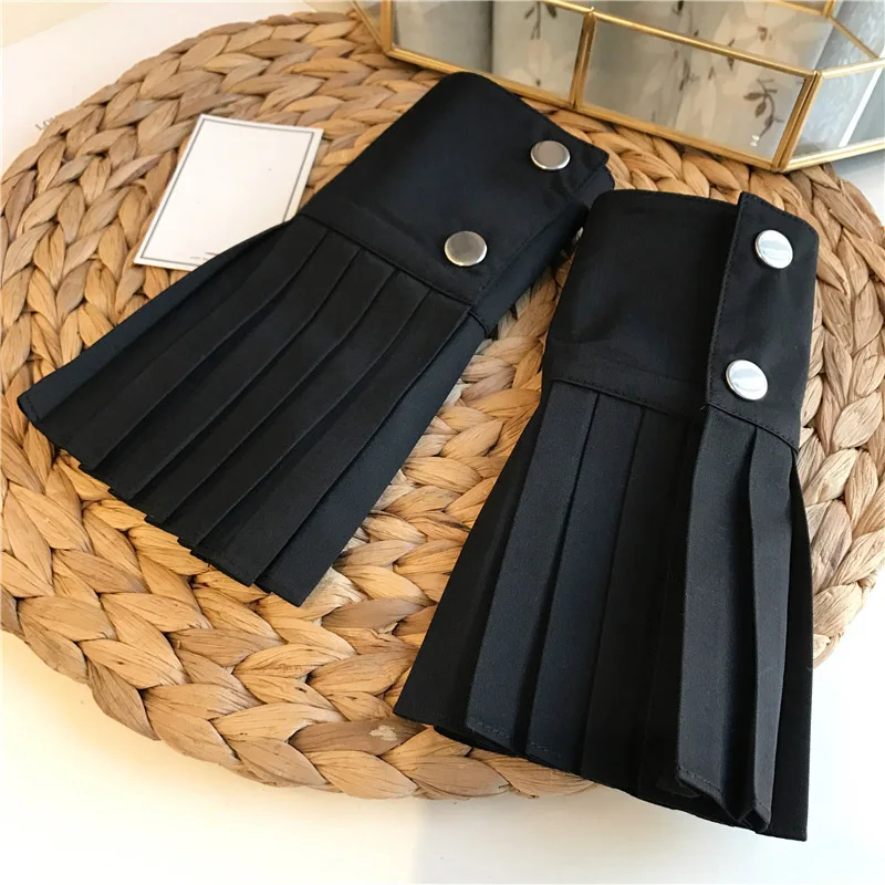 black TWOTWINSTYLE Fashion Pleated Gloves Women Flared Cuffs All-match Basic Clothes Accessories New - Цвет: black