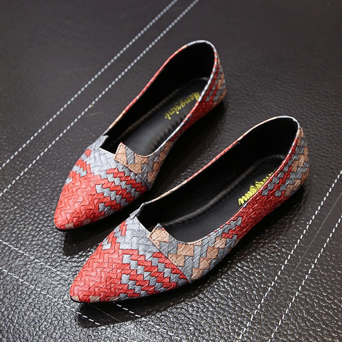 Женские модные с острым носком оксфорды на плоской подошве Рабочая обувь удобные