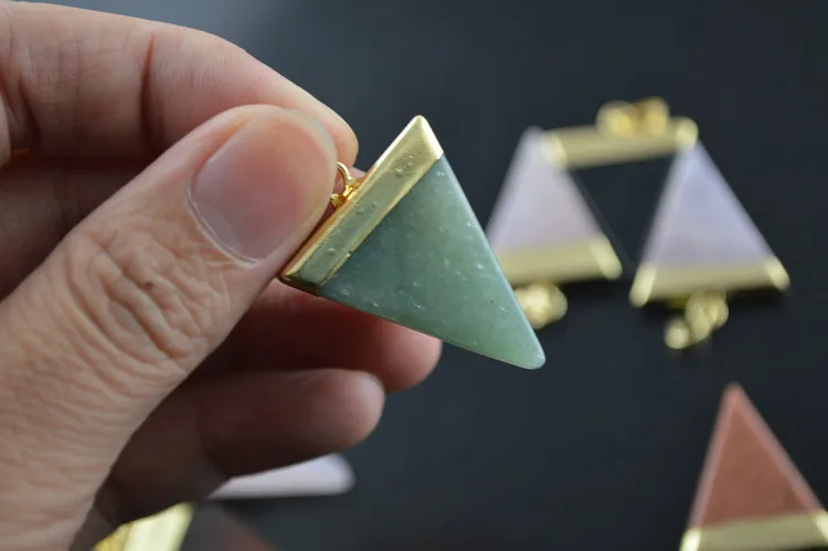 10 шт. треугольной формы натуральные полудрагоценные каменные подвески ожерелья