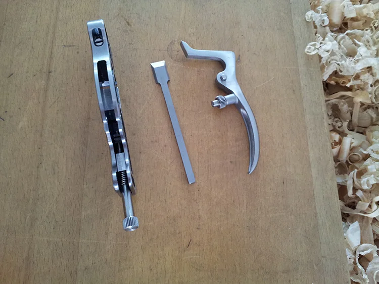 Скрипки инструменты плотника пластический строгальный станок металла