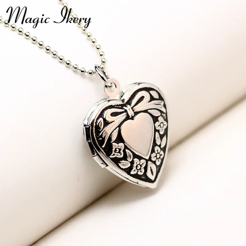 Женское Ожерелье с кулоном украшенное искусственными сердечками памятью и