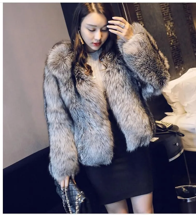 Женская короткая приталенная куртка из искусственного меха с круглым вырезом|fur